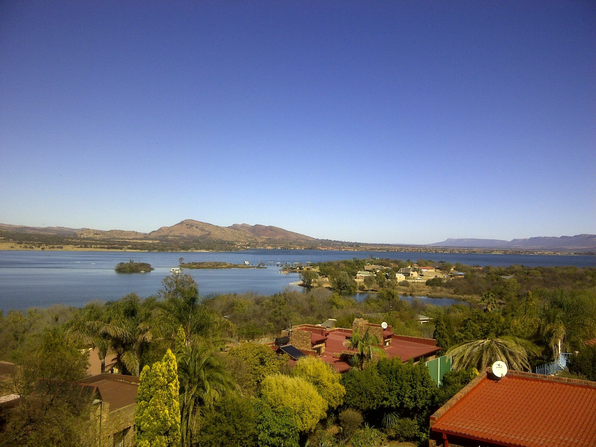 Chateau la Mer Exclusive Pensión Hartbeespoort Exterior foto
