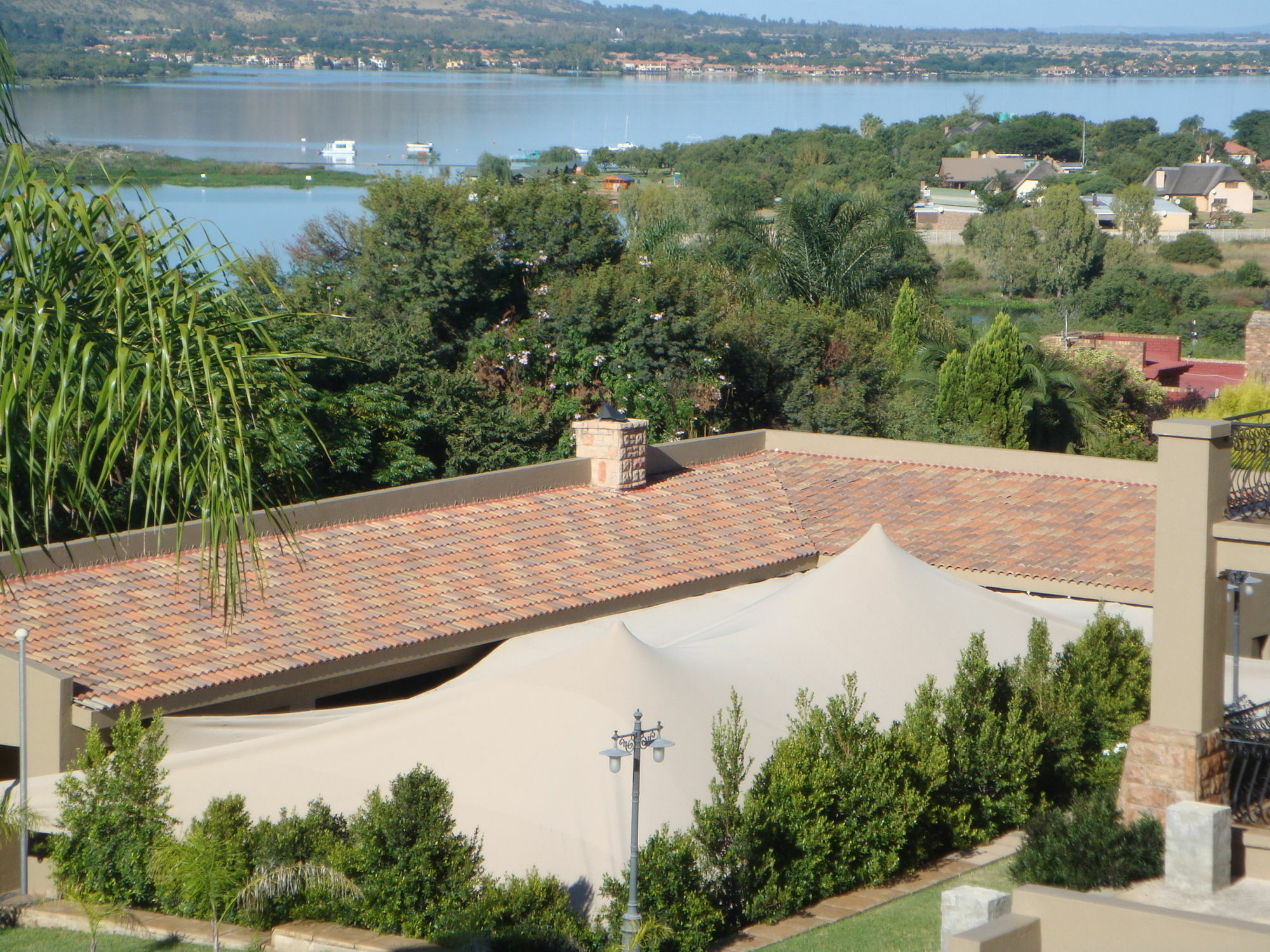 Chateau la Mer Exclusive Pensión Hartbeespoort Exterior foto
