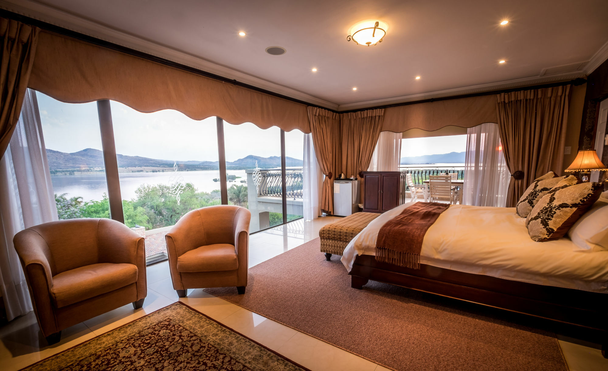 Chateau la Mer Exclusive Pensión Hartbeespoort Exterior foto