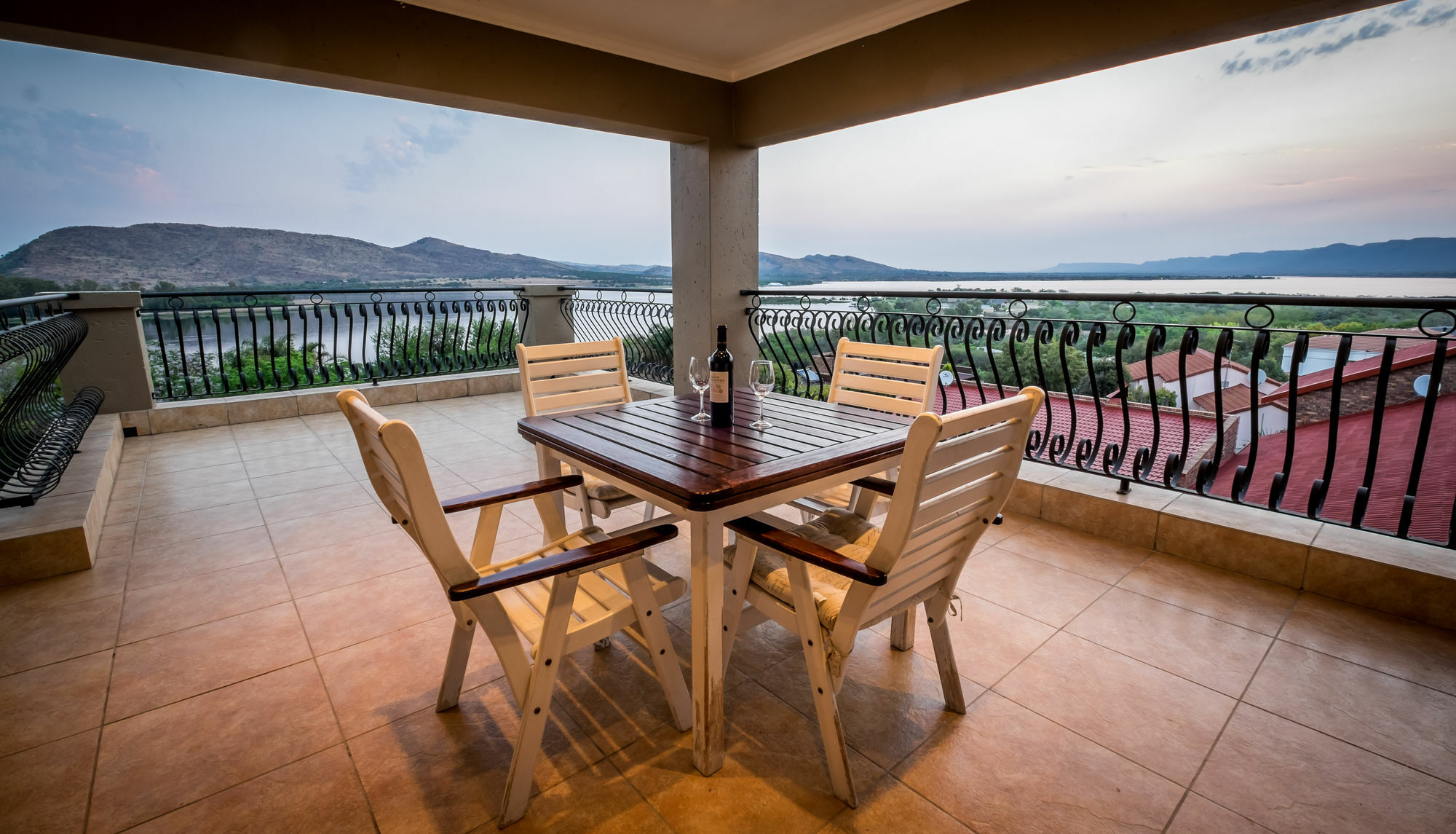 Chateau la Mer Exclusive Pensión Hartbeespoort Exterior foto